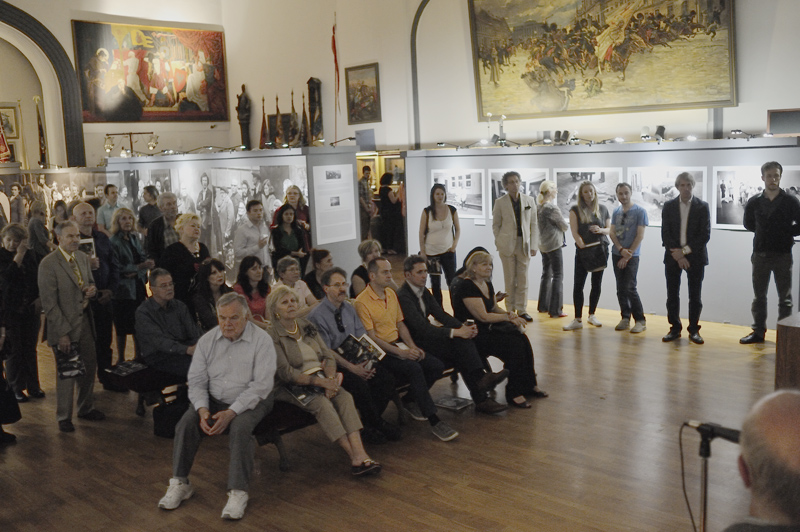 Goście podczas wernisażu wystawy w Muzeum Polskim w Chicago, foto: Eric Lewandowski