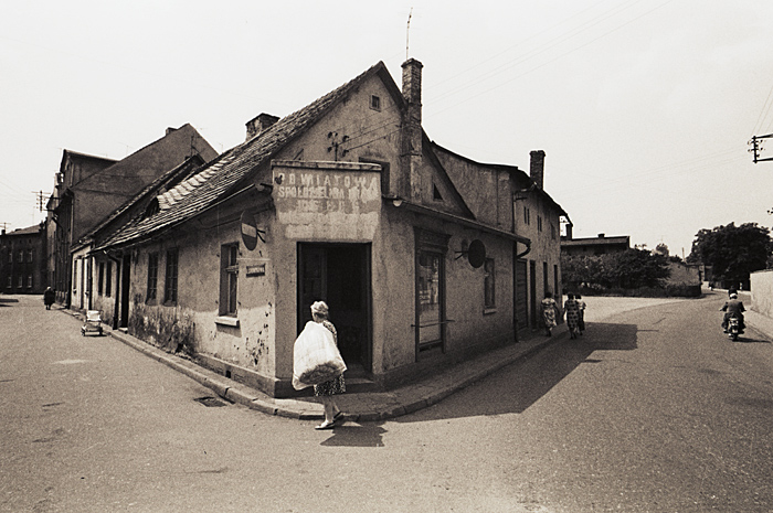 Widok na Piekary od strony ulicy Bohaterów Stalingradu, obecnie Zamkowej – Ostrzeszów, 1978 r., fot. St. Kulawiak